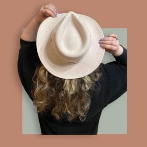 Mossant Pink Wool Hat, Size Medium